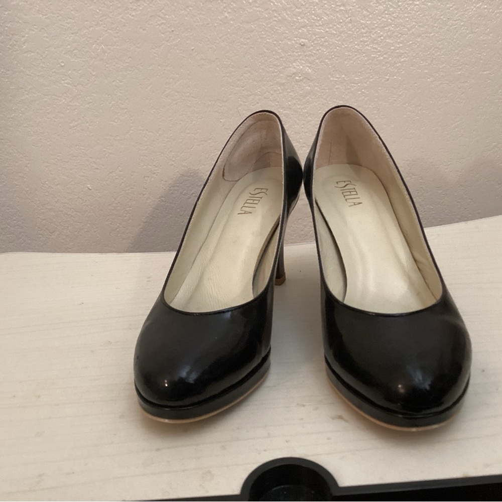 Stellah Black Women's leather Pumps